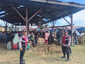 Pengamanan Pasar Meugang Manyak Payed Jelang Ramadhan Berlangsung Tertib