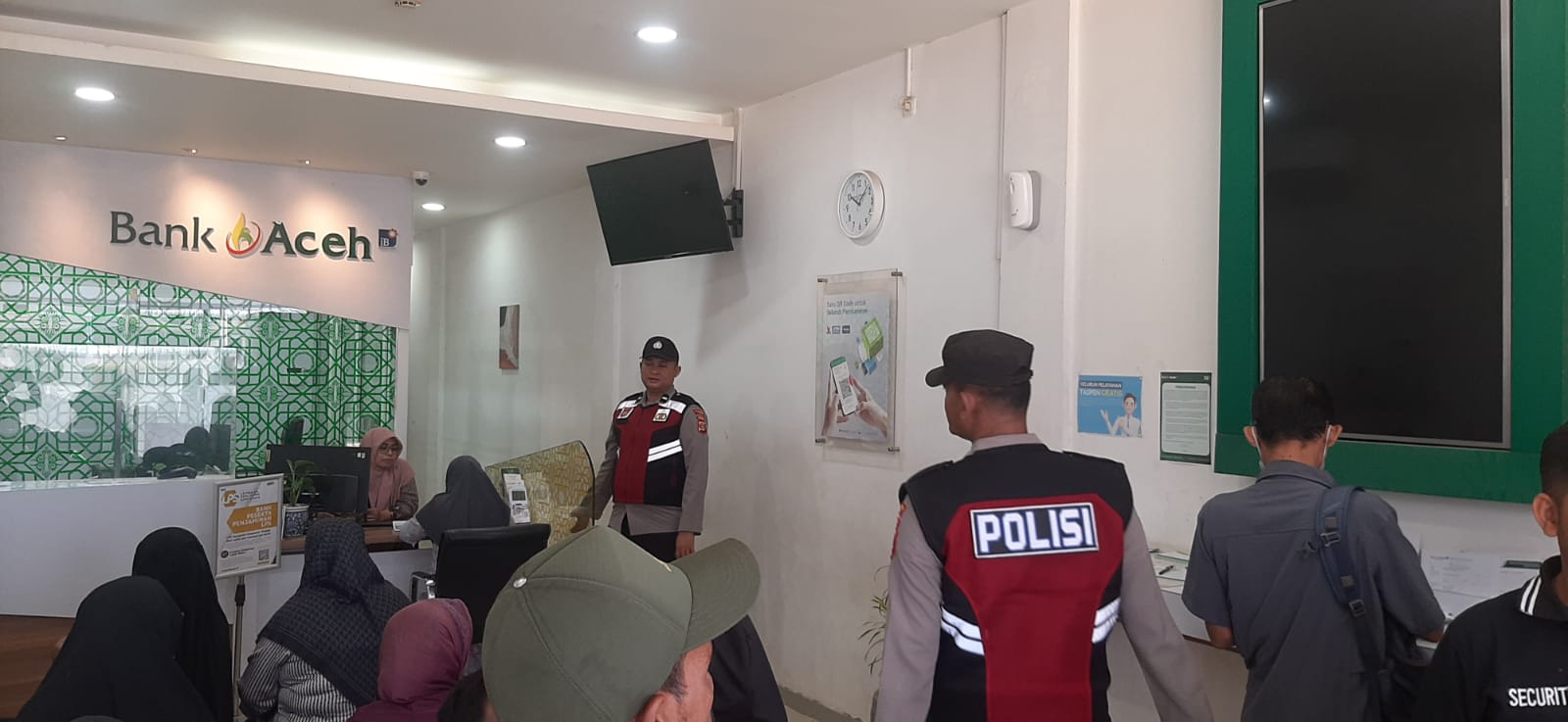 Patroli Siang Polsek Manyak Payed Perkuat Stabilitas Keamanan Pasca Banjir