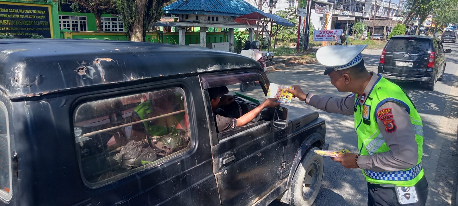Satlantas Polres Langsa Gelar Program Polantas Menyapa, Edukasi Tertib Berlalu Lintas di Jalan Medan–Banda Aceh