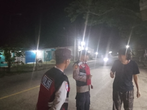 Patroli Tengah Malam Polsek Rantau Selamat Antisipasi Balap Liar dan Pelemparan Bus