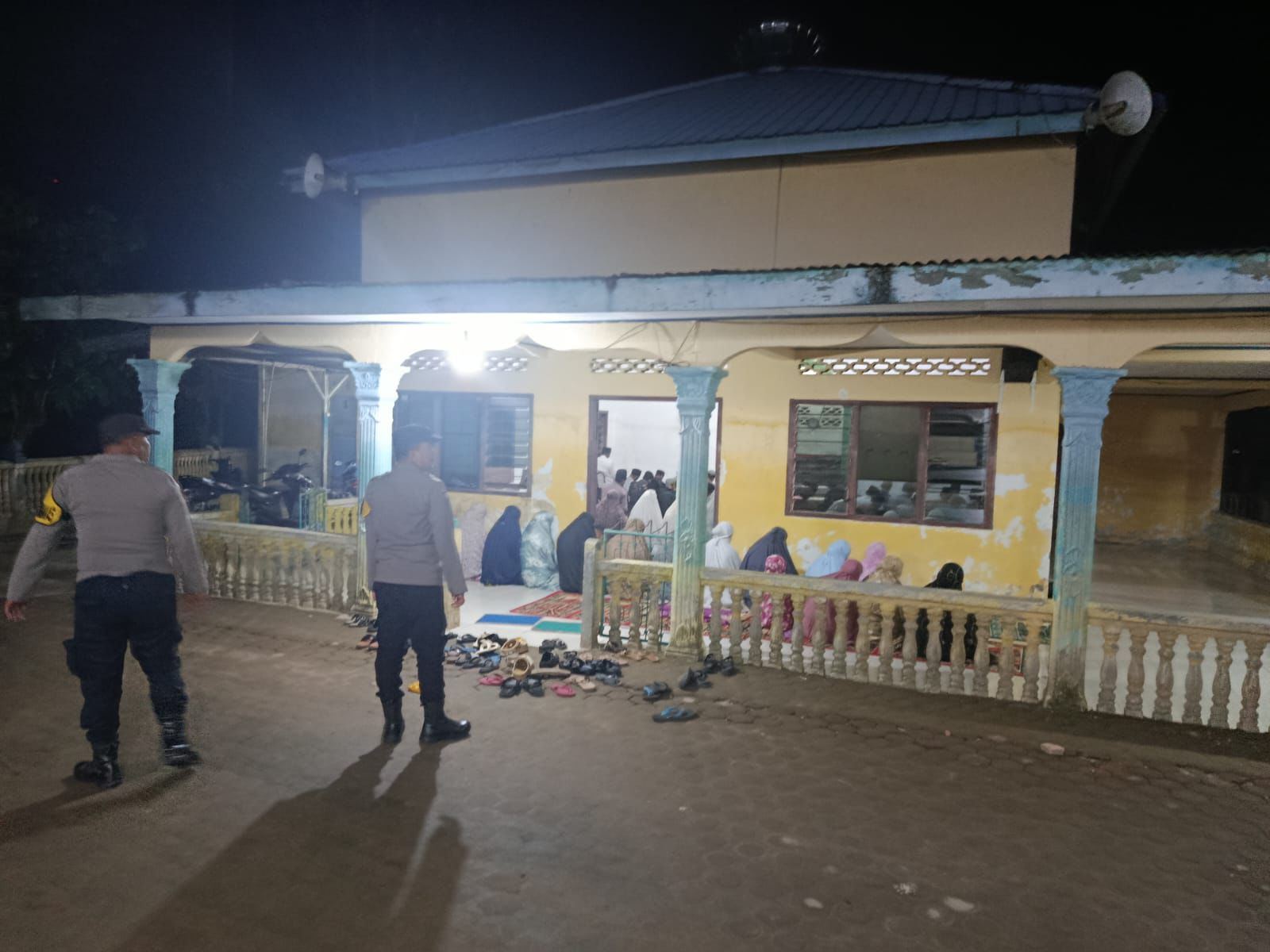 Polsek Rantau Selamat Amankan Pelaksanaan Sholat Tarawih di Wilayah Hukumnya