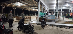 Polsek Birem Bayeun Laksanakan Pengamanan Sholat Tarawih di Sejumlah Masjid