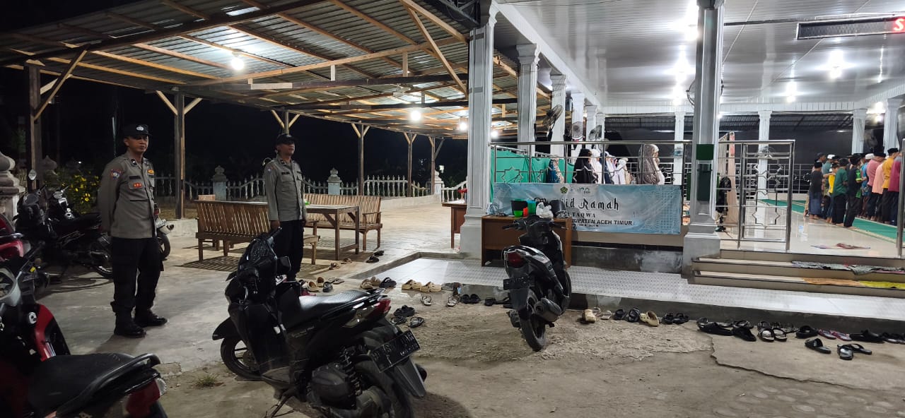 Polsek Birem Bayeun Laksanakan Pengamanan Sholat Tarawih di Sejumlah Masjid