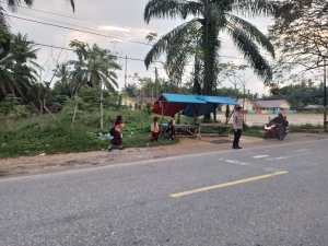 Protap 01 Polsek Sungai Raya Perkuat Pengamanan Pagi di Kawasan Sekolah