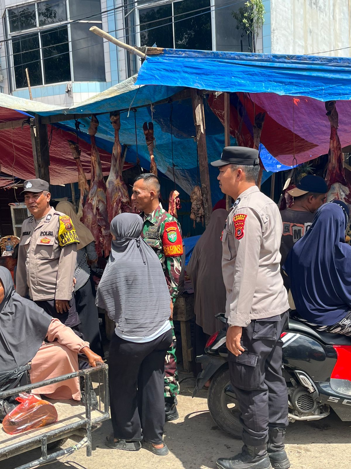 Patroli Siang Polsek Langsa Barat Sambangi Permukiman Warga