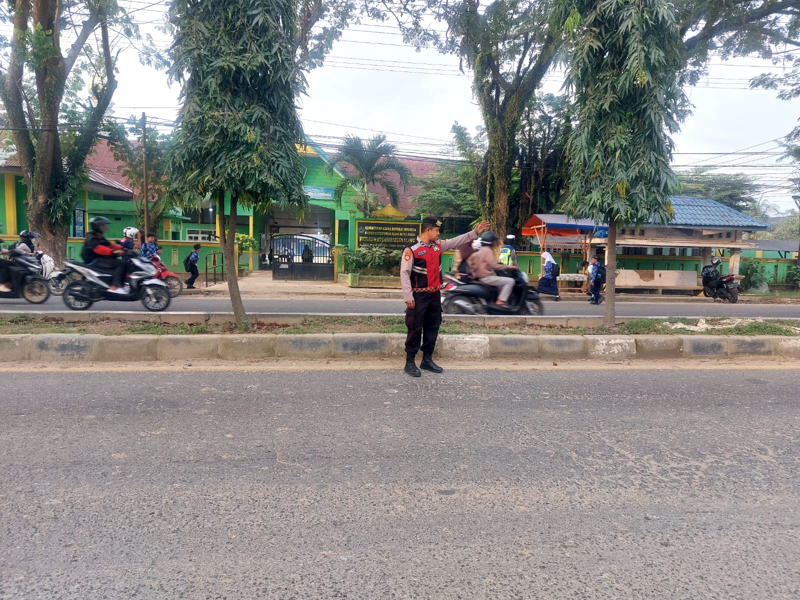 Sat Samapta Polres Langsa Laksanakan Strong Point Pagi untuk Kelancaran Aktivitas Warga