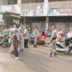 Polsek Langsa Kawal Himbauan Larangan Berjualan di Luar Area yang Telah Ditetapkan di Pusat Pasar Kota Langsa