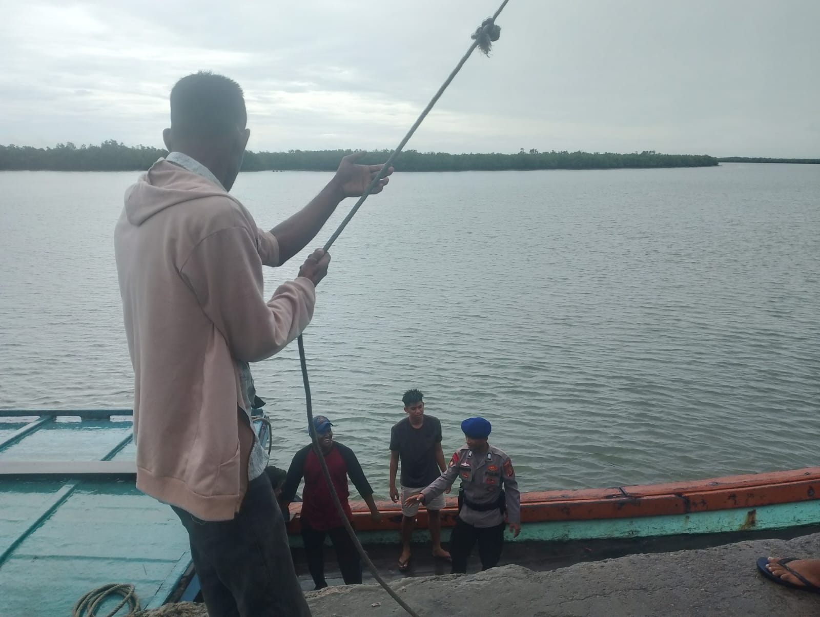 Sat Polairud Polres Langsa Intensifkan Patroli Dialogis di Kawasan TPI Kuala Langsa