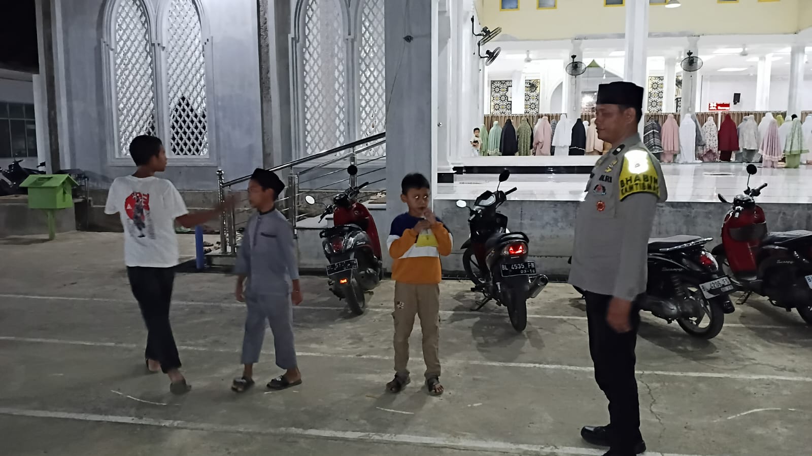 Polsek Langsa Timur Amankan Pelaksanaan Shalat Tarawih di Sejumlah Masjid