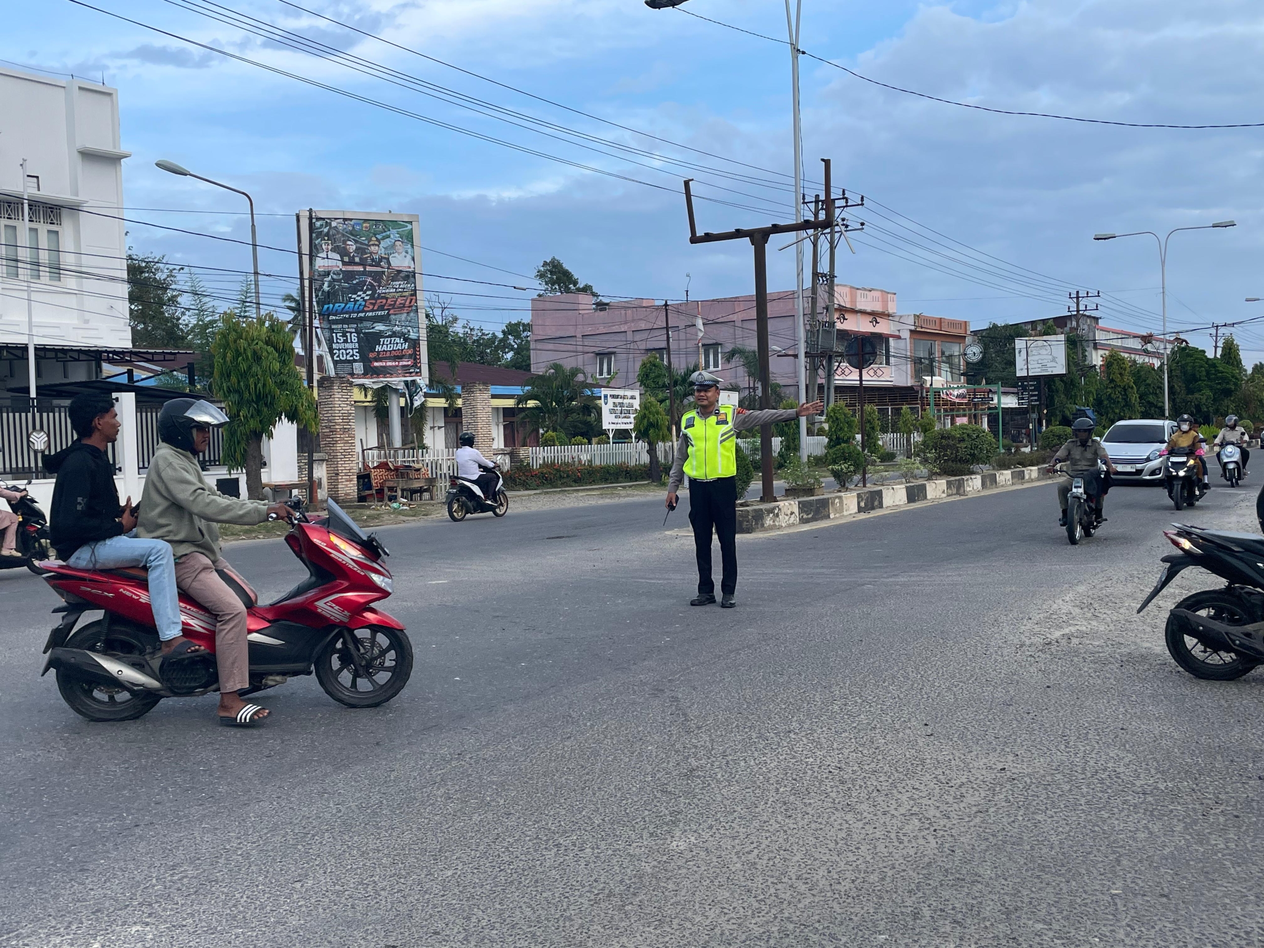 Satlantas Polres Langsa Gelar Strong Point Pagi untuk Kelancaran Aktivitas Masyarakat
