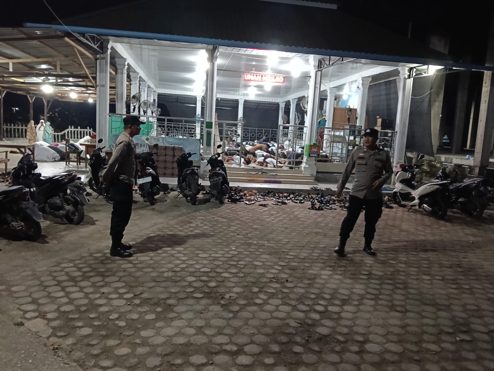 Polsek Birem Bayeun Laksanakan Pengamanan Shalat Tarawih