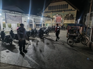 Polsek Manyak Payed Amankan Pelaksanaan Shalat Tarawih di Sejumlah Masjid