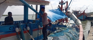 Sat Polairud Polres Langsa Laksanakan Patroli Dialogis di TPI Kuala Langsa