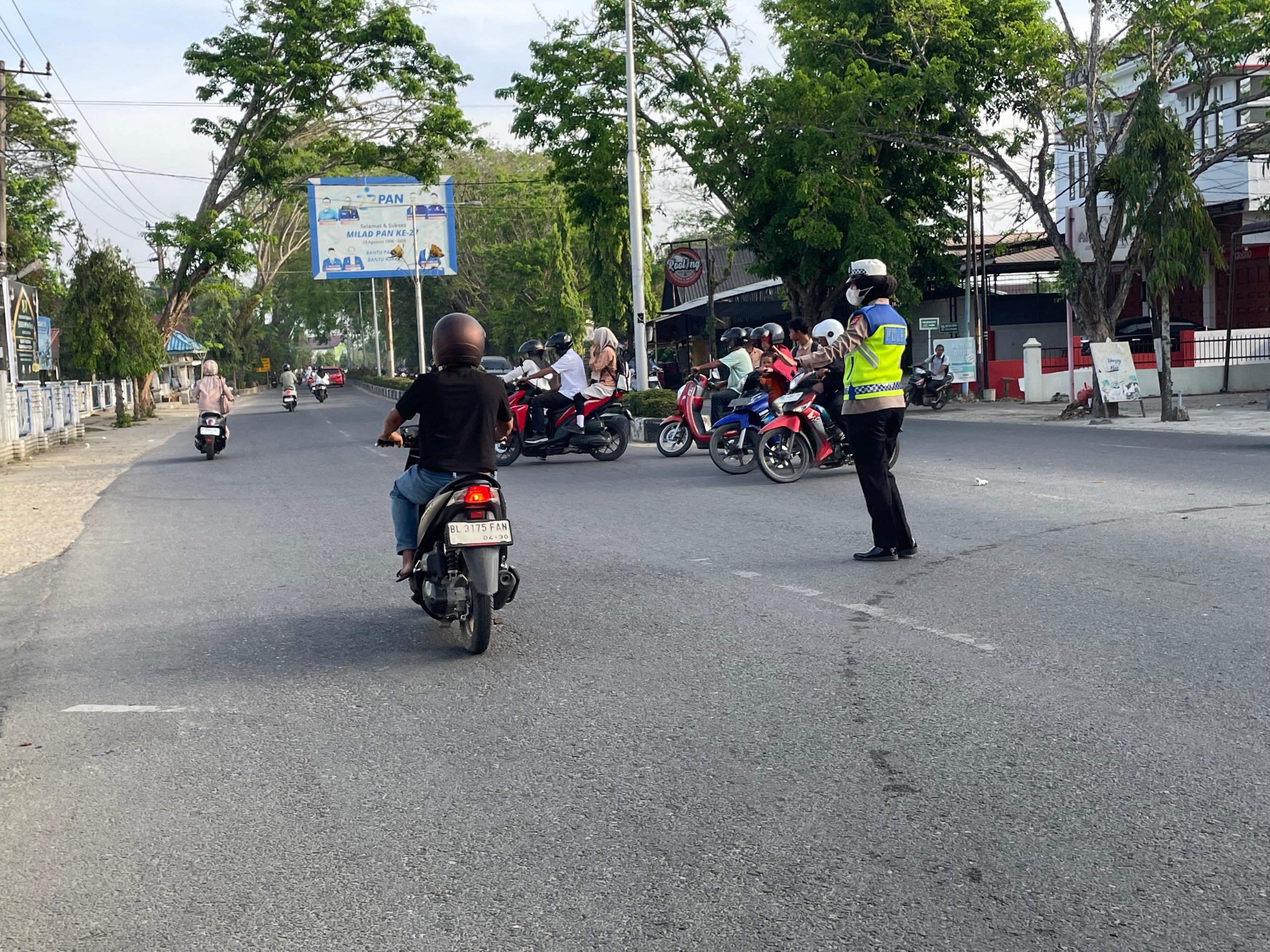 Satlantas Polres Langsa Laksanakan Strong Point dan Pengaturan Lalu Lintas di Jalan Ahmad Yani