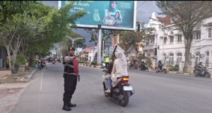Personel Sat Samapta Polres Langsa Laksanakan Strong Point Pagi untuk Kelancaran Aktivitas Masyarakat