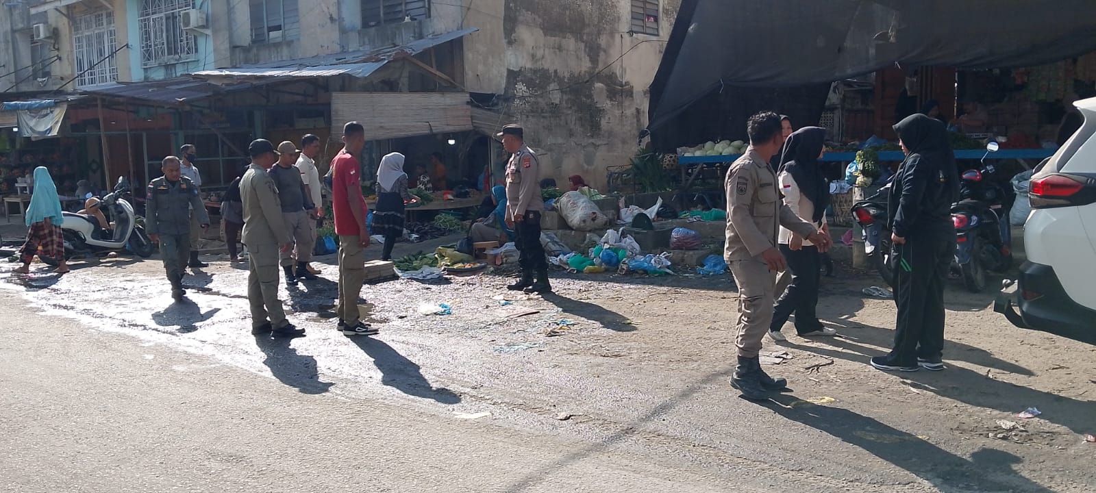 Polsek Langsa Kawal Himbauan Penataan Pedagang Kaki Lima di Kawasan Pasar Kota Langsa