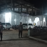 Polsek Birem Bayeun Laksanakan Pengamanan Shalat Tarawih di Sejumlah Masjid