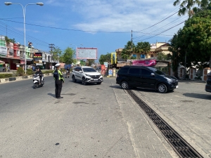 Satlantas Polres Langsa Lakukan Strong Point di SPBU Antisipasi Kemacetan BBM