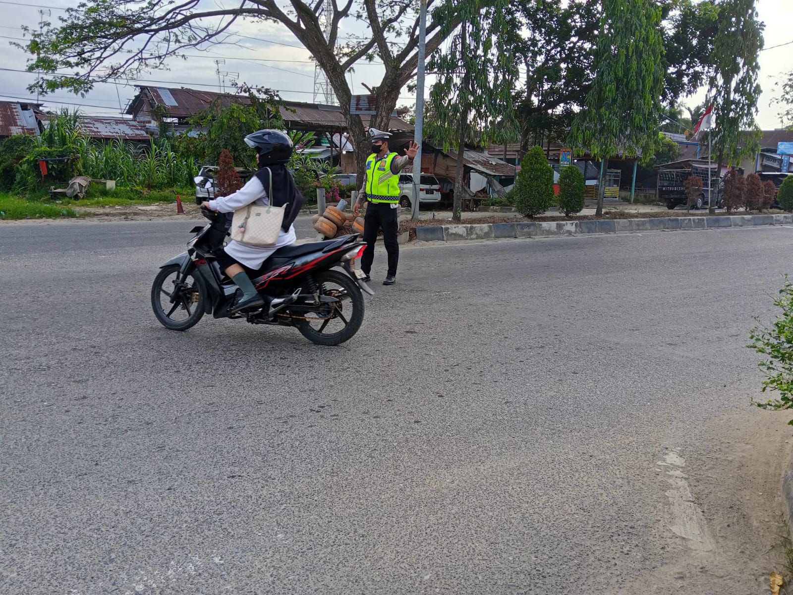 Satlantas Polres Langsa Laksanakan Strong Point Pagi untuk Kelancaran Arus Lalu Lintas
