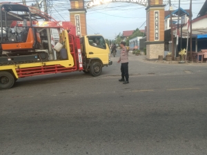 Polsek Birem Bayeun Laksanakan Protap 01 Pengaturan Lalu Lintas di Kawasan Sekolah dan Persimpangan Jalan