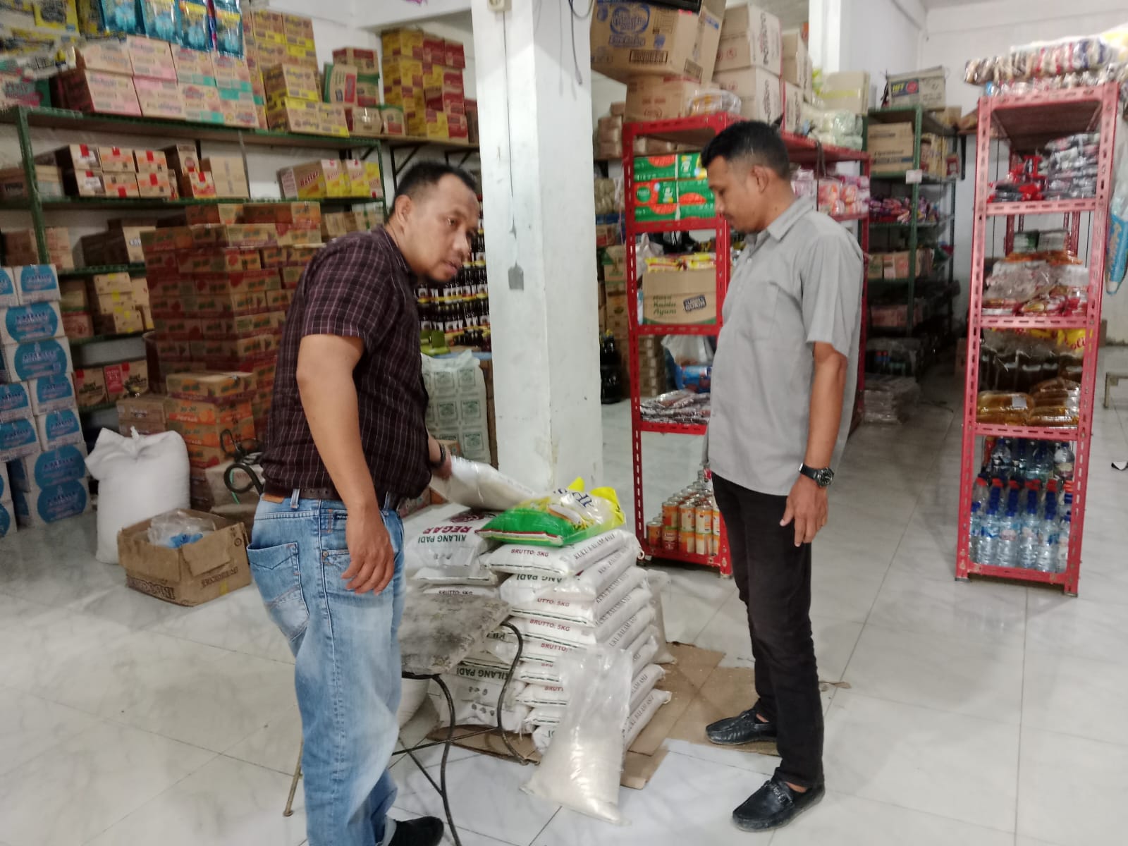 Polsek Manyak Payed Monitoring Harga Sembako di Pertengahan Ramadhan