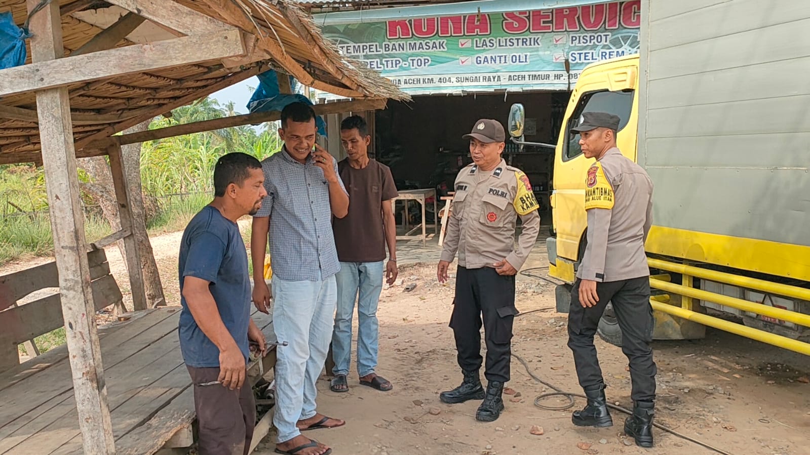 Polsek Sungai Raya Intensifkan Patroli Dialogis untuk Menjaga Stabilitas Kamtibmas di Wilayah Pedesaan