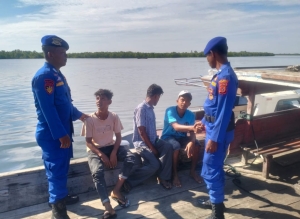 Sat Polairud Polres Langsa Laksanakan Patroli Dialogis di Dermaga TPI Kuala Langsa