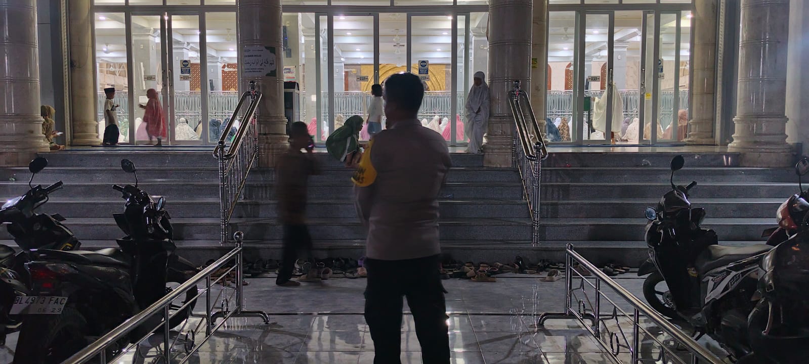 Polsek Langsa Laksanakan Patroli dan Pengamanan Sholat Tarawih di Sejumlah Masjid