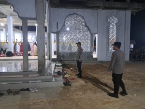 Polsek Birem Bayeun Laksanakan Pengamanan Shalat Tarawih di Sejumlah Masjid