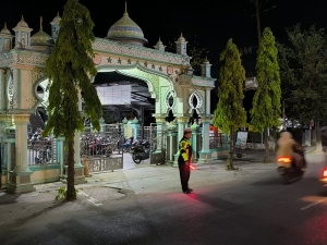 Satlantas Polres Langsa Amankan Arus Lalu Lintas Saat Shalat Tarawih di Dua Masjid Kota Langsa