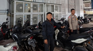 Polsek Langsa Gelar Patroli dan Pengamanan Shalat Tarawih di Sejumlah Masjid Kota Langsa