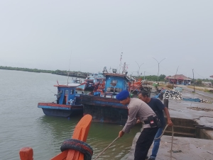Sat Polairud Polres Langsa Laksanakan Patroli Dialogis di TPI Kuala Langsa
