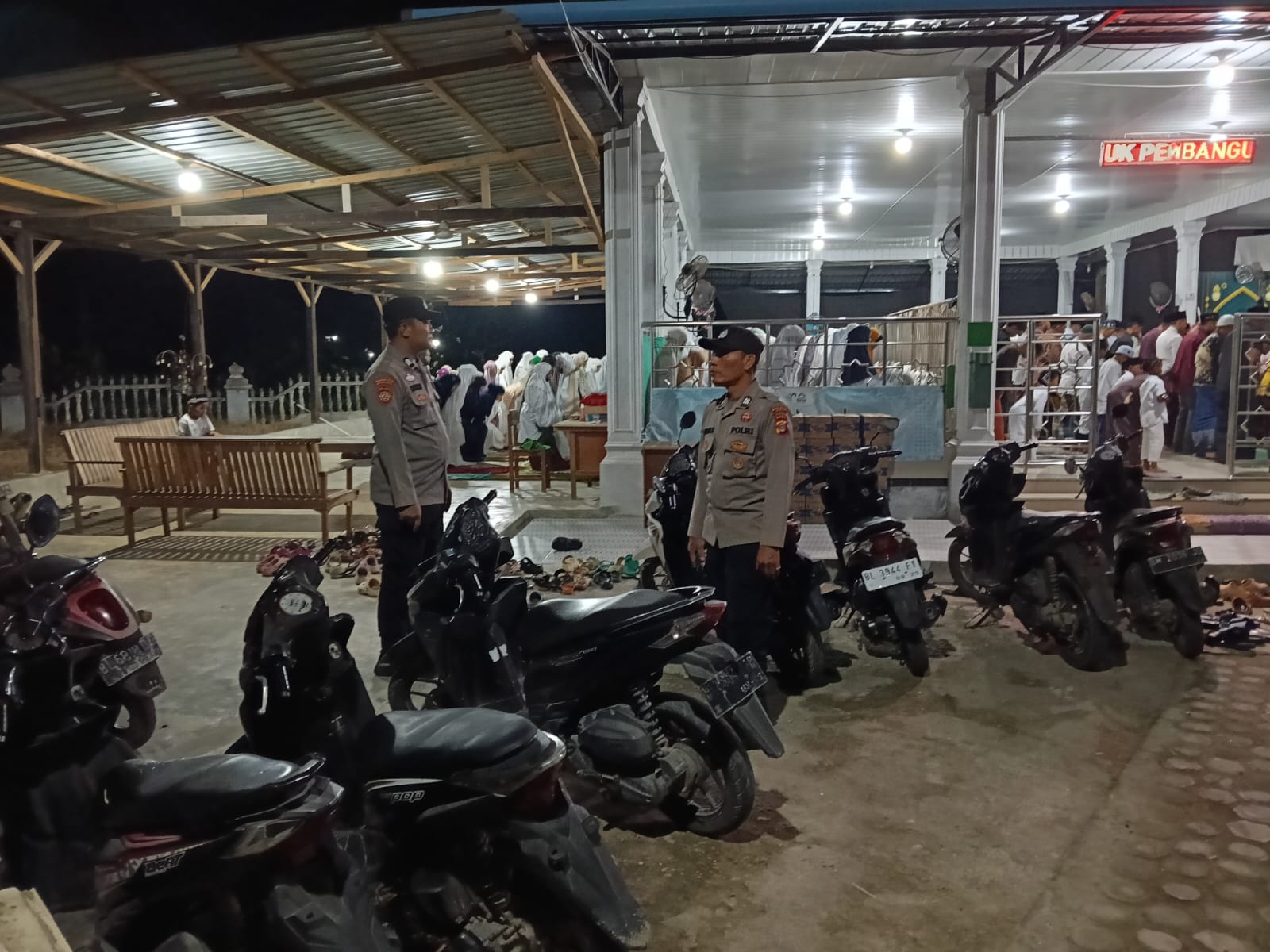 Polsek Birem Bayeun Laksanakan Pengamanan Shalat Tarawih di Sejumlah Masjid Wilayah Kecamatan Birem Bayeun