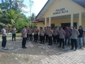 Apel Pagi Polsek Sungai Raya Tekankan Disiplin dan Peningkatan Kinerja Personel