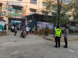 Personel Pos Yan Ketupat Seulawah 2026 Amankan Pelaksanaan Sholat Idul Fitri di Langsa