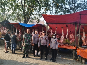 Polsek Langsa Maksimalkan Pengamanan Pasar Meugang di Pusat Kota