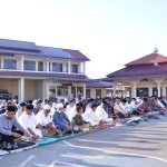 Polres Langsa Gelar Sholat Idul Fitri Berjamaah Bersama Personel dan Masyarakat