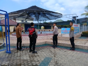 Pengamanan Wisata Kolam Renang Vitra Tirta Raya Berjalan Aman dan Tertib