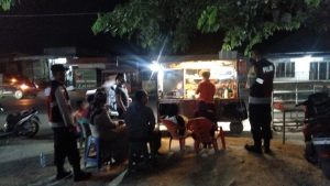 Polsek Manyak Payed Laksanakan Patroli Malam untuk Antisipasi Gangguan Kamtibmas