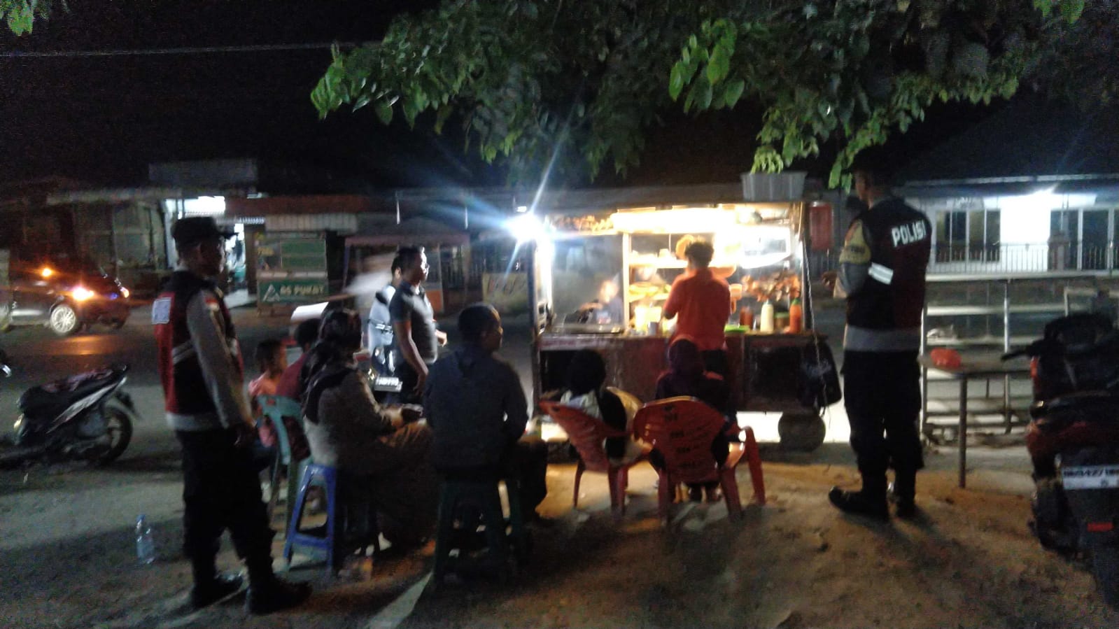 Polsek Manyak Payed Laksanakan Patroli Malam untuk Antisipasi Gangguan Kamtibmas