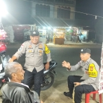 Patroli Malam Polsek Sungai Raya Pantau Aktivitas Warga, Situasi Tetap Aman Kondusif