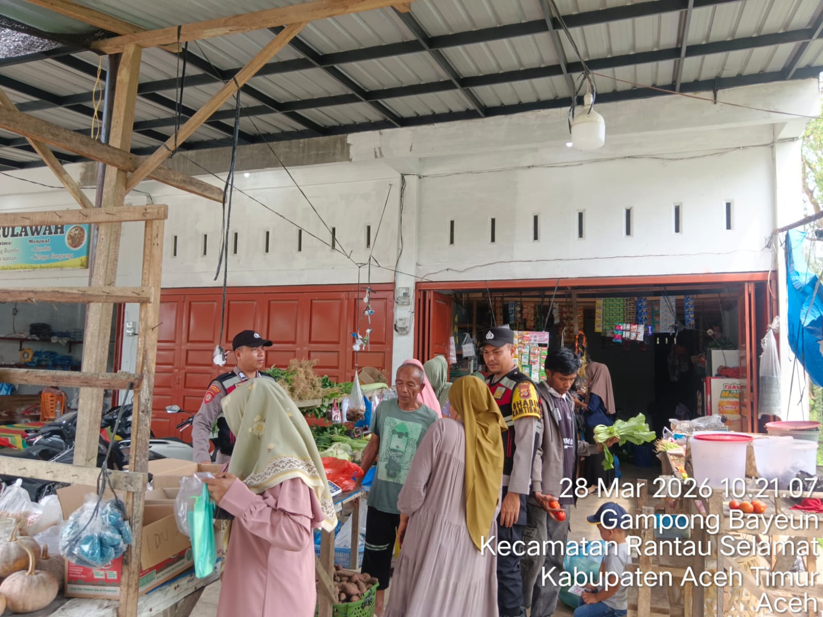 Polsek Rantau Selamat Laksanakan Patroli Dialogis Pagi, Perkuat Kamtibmas di Tengah Aktivitas Warga