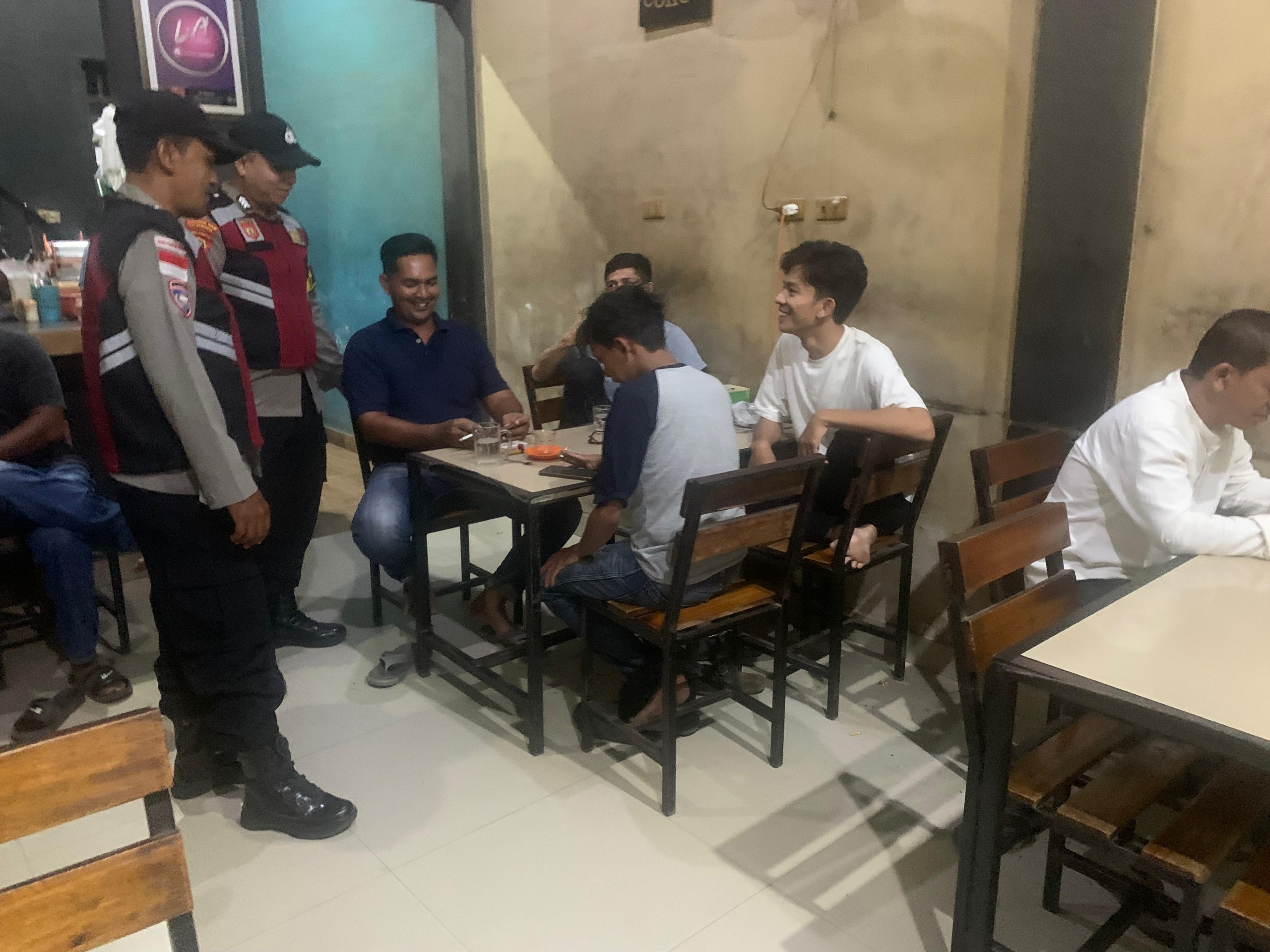 Polsek Rantau Selamat Laksanakan Patroli Dialogis Malam Hari, Jaga Kamtibmas Tetap Kondusif