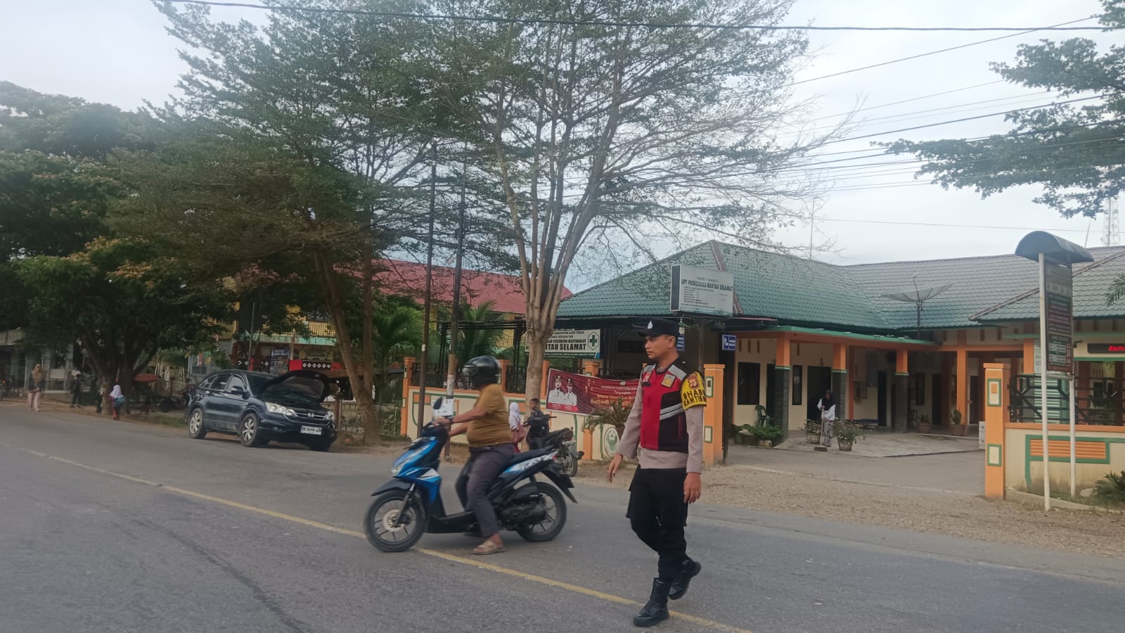 Polsek Rantau Selamat Laksanakan Strong Point Pagi, Wujudkan Kamseltibcarlantas