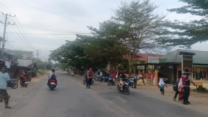 Polsek Rantau Selamat Gelar Strong Point Pagi, Berikan Pelayanan dan Edukasi Tertib Lalu Lintas