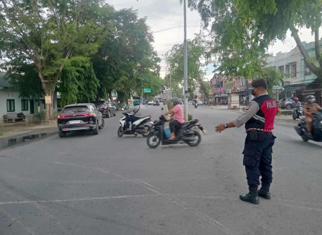 Sat Samapta Polres Langsa Perkuat Strong Point Pagi, Wujudkan Kamtibcarlantas Kondusif di Pusat Kota