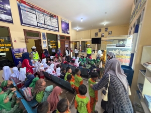 Satlantas Polres Langsa Tanamkan Disiplin Berlalu Lintas Sejak Dini Melalui Program Polsanak