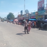 Polsek Sungai Raya Intensifkan Pengaturan Lalu Lintas di Pusat Keramaian Demi Kelancaran Aktivitas Masyarakat