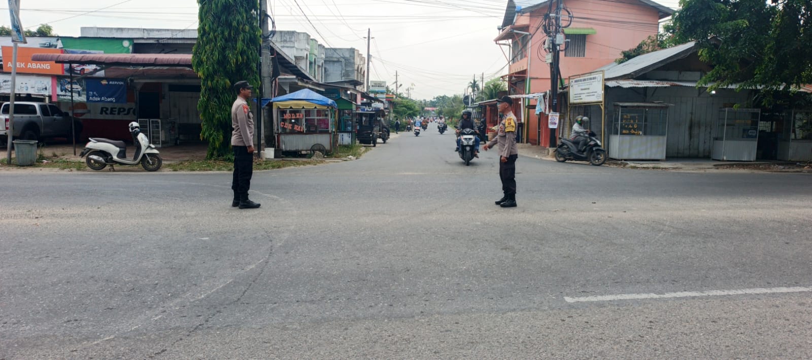 Polsek Langsa Barat Optimalkan Protap 01 Lewat Pengaturan Lalu Lintas di Titik Rawan