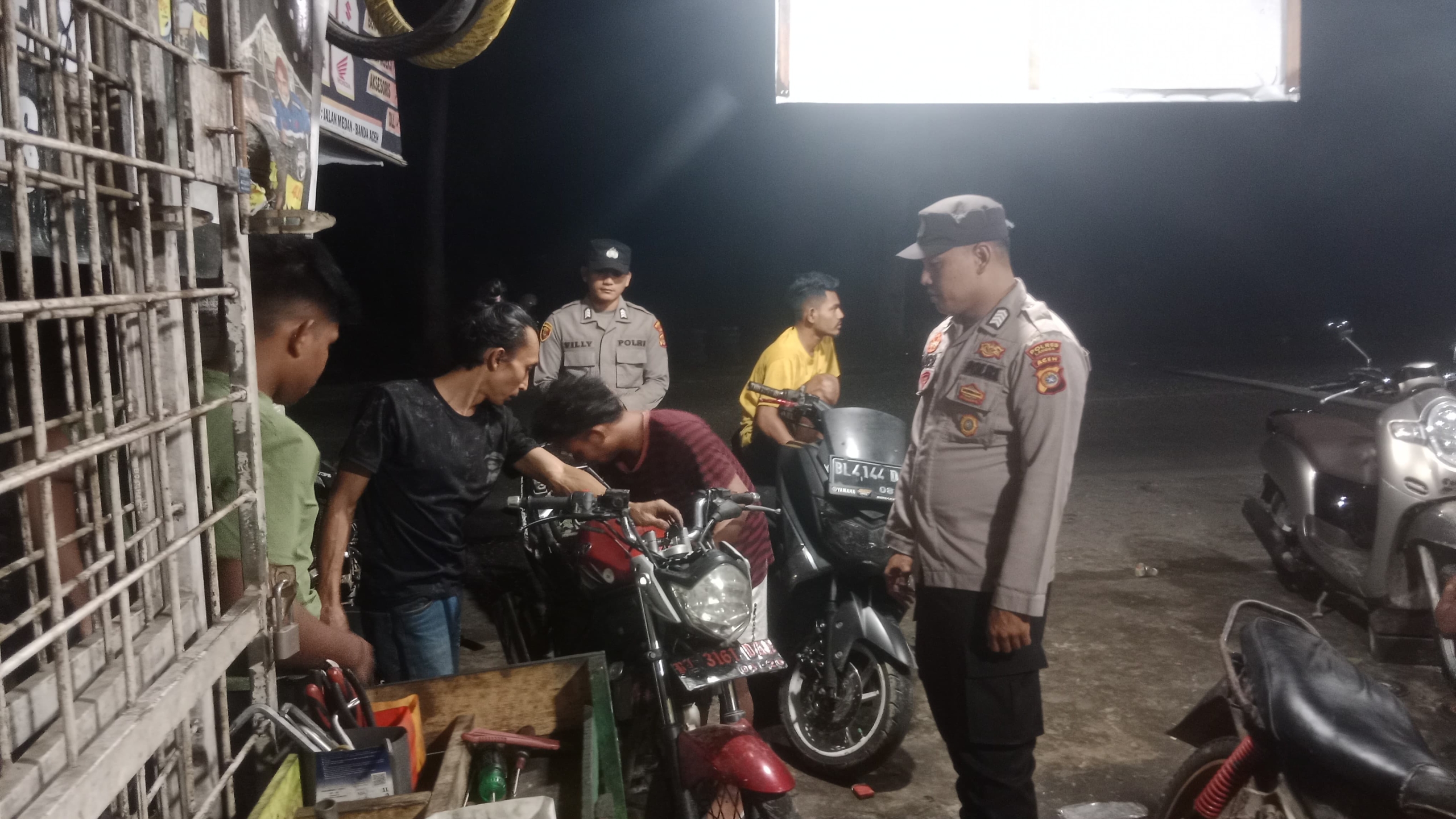 Polsek Birem Bayeun Laksanakan Patroli Malam Antisipasi Gangguan Kamtibmas